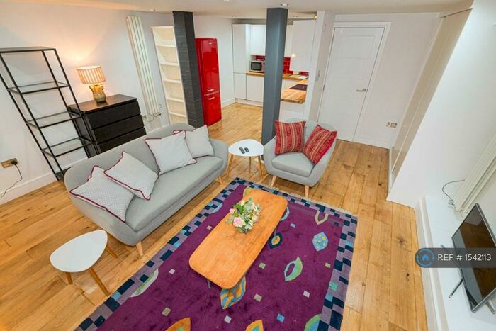 Studio To Rent In Balham High Road, London, SW12