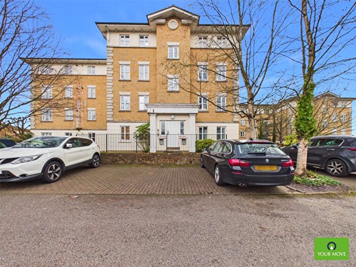2 Bedroom Flat For Sale In Monkwood Close, Romford, RM1