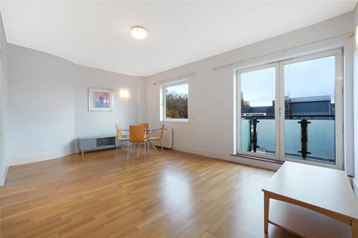 2 Bedroom Apartment To Rent In Artichoke Hill, London, E1W