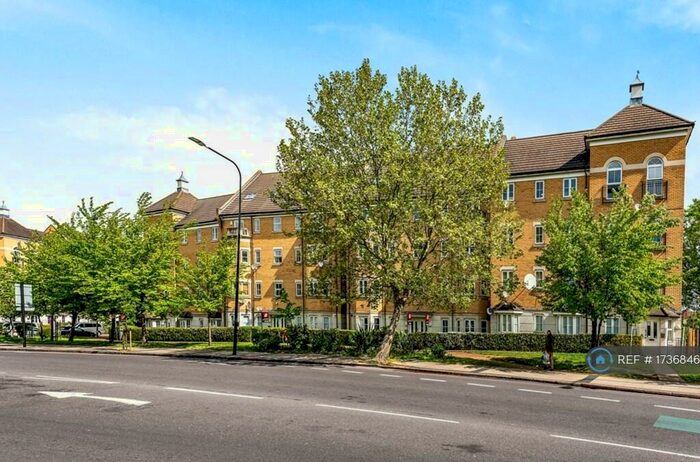 2 Bedroom Flat To Rent In Peckham Road, London, SE15