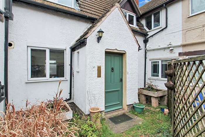 3 Bedroom Terraced House For Sale In Pleasant Row, Woodford, NN14