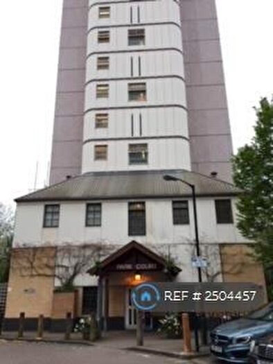 4 Bedroom Flat To Rent In Park Court, London, SW11