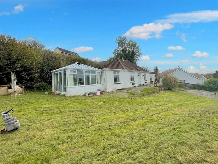 3 Bedroom Detached Bungalow For Sale In Heol Blaengwastod, Llangunnor, Carmarthen, SA31