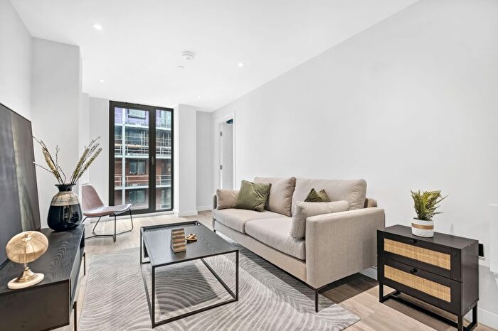 2 Bedroom Flat To Rent In Apex Lofts, Warwick Street, Birmingham, B12