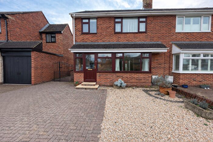 3 Bedroom Semi-detached House To Rent In Thames Avenue, Swindon, SN25