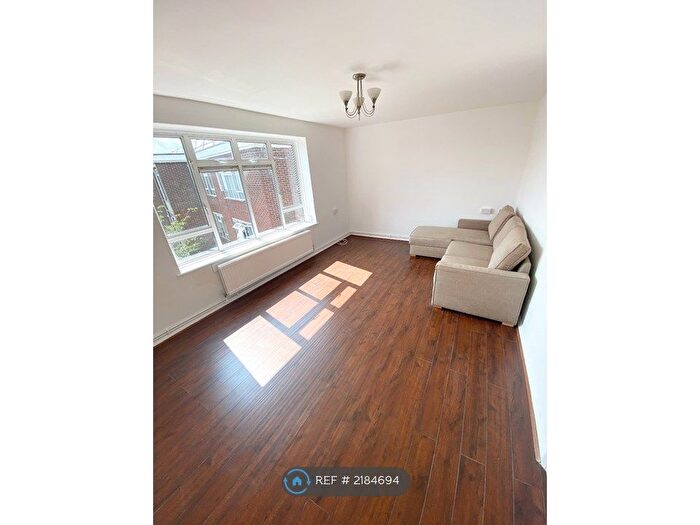 1 Bedroom Flat To Rent In Diban Avenue, Hornchurch, RM12