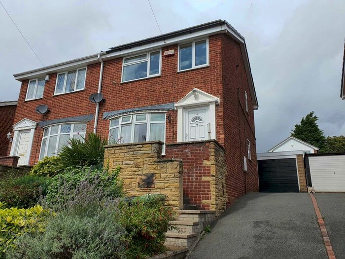 3 Bedroom Semi-Detached House To Rent In Russell Close, Heckmondwike, WF16