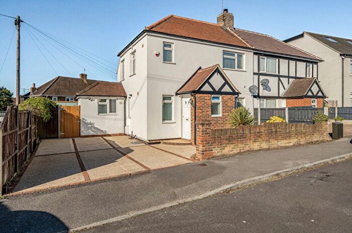 3 Bedroom Semi-Detached House For Sale In Haig Road, Aldershot, Hampshire, GU12
