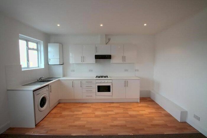 2 Bedroom Flat To Rent In Parkfield Parade, High Street, Feltham, Middlesex TW13