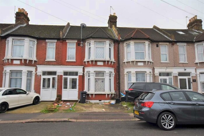3 Bedroom Terraced House To Rent In Windsor Road, Ilford, IG1