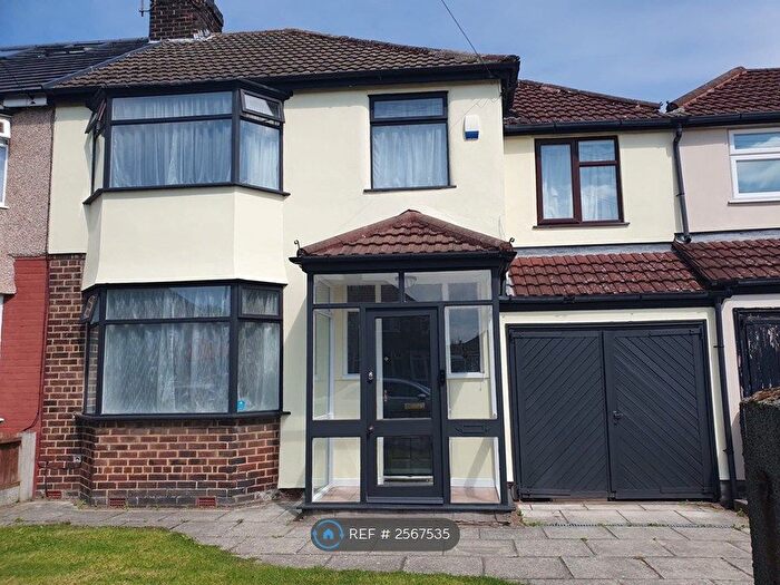 4 Bedroom Semi-Detached House To Rent In Abbottshey Avenue, Liverpool, L18