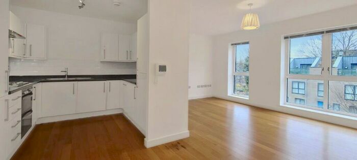 2 Bedroom Apartment To Rent In Greenbanks Close, London, SE13