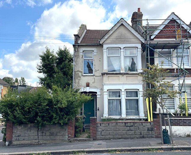 3 Bedroom End Of Terrace House For Sale In Cavendish Drive, Leytonstone, E11