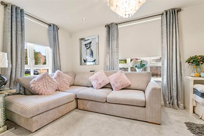 3 Bedroom Property For Sale In C Larence Crescent, Clydebank, G81