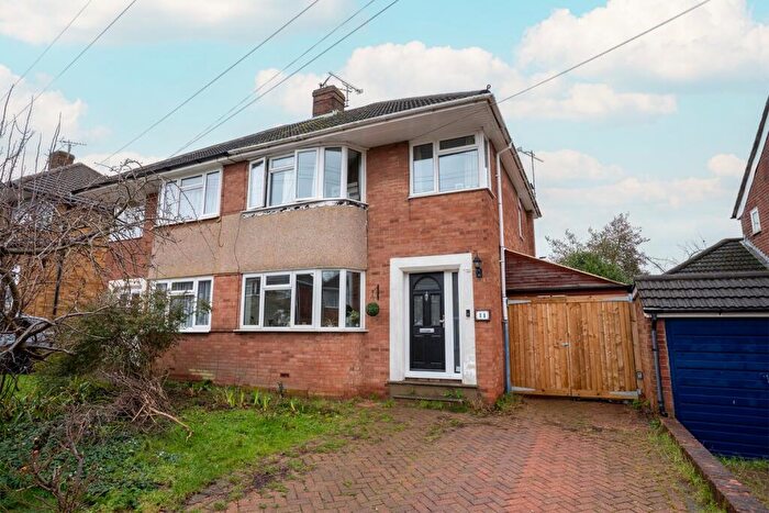 3 Bedroom Semi-Detached House For Sale In Cadnam Close, Strood, Rochester, Kent, ME2