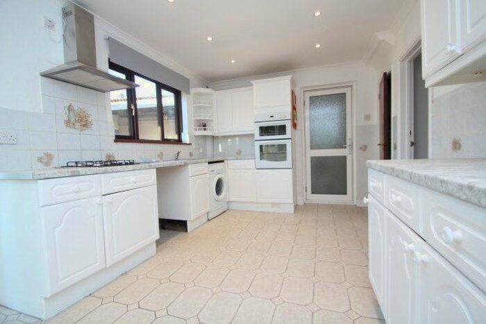 3 Bedroom Semi-Detached House To Rent In Claygate Crescent, Croydon CR0