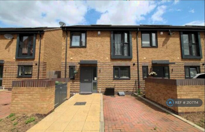 3 Bedroom End Of Terrace House To Rent In Sterling Road, Barnehurst, Bexleyheath, DA7