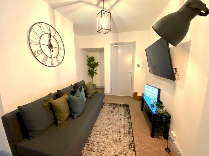 2 Bedroom Flat To Rent In Flat Portland Street, Lincoln, LN5