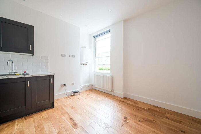 1 Bedroom Flat To Rent In Herne Hill, Herne Hill, London, SE24