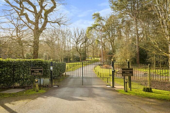 2 Bedroom Flat For Sale In Kingswood Park, Kingswood, Frodsham, WA6