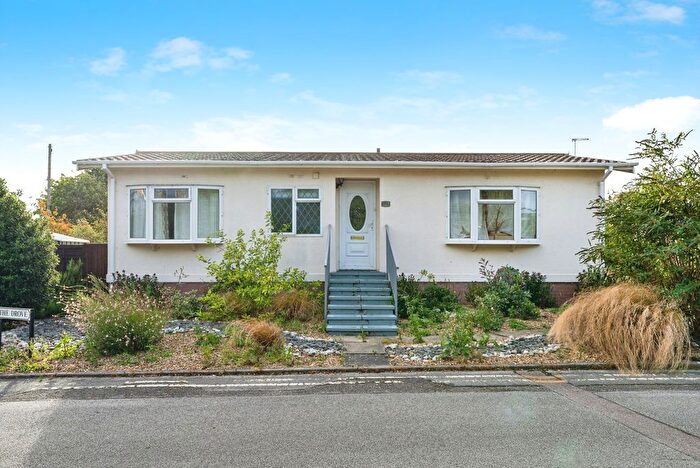 2 Bedroom Mobile/park Home For Sale In The Drove, Bedwell Park, Witchford, Ely, CB6