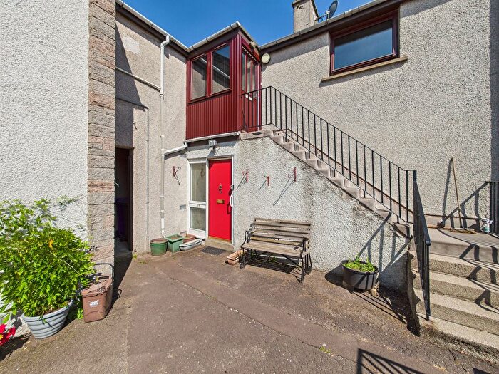 2 Bedroom Flat For Sale In Dalgetty Court, Muirhead, Dundee, Angus, DD2