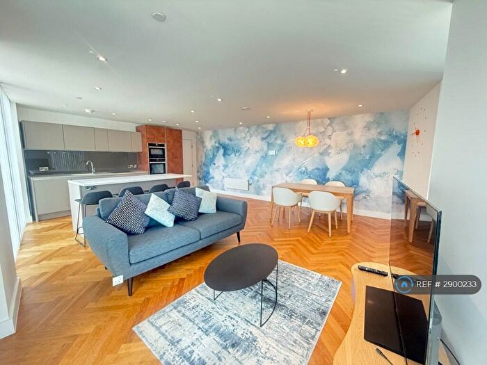2 Bedroom Flat To Rent In Owen St, Manchester, M15