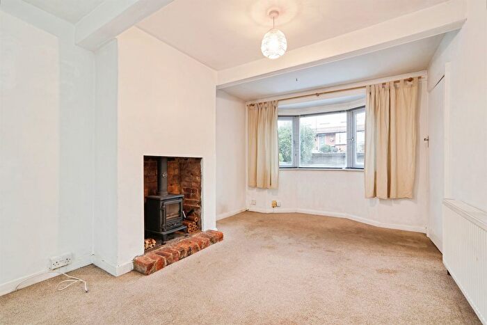 3 Bedroom Property To Rent In Burley Wood Crescent, Leeds, LS4