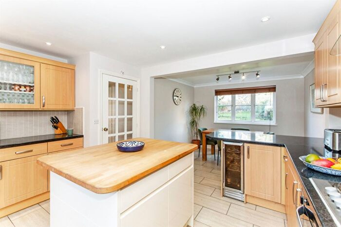 5 Bedroom Detached House For Sale In Woodpecker Way, Great Cambourne, Cambridge, CB23