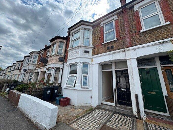 2 Bedroom Flat To Rent In Hounslow, TW4