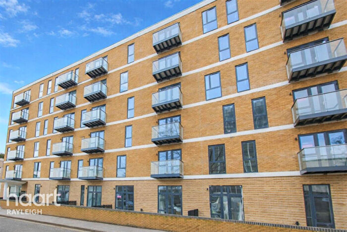 2 Bedroom Flat To Rent In Victoria Avenue, Southend-on-Sea, SS2