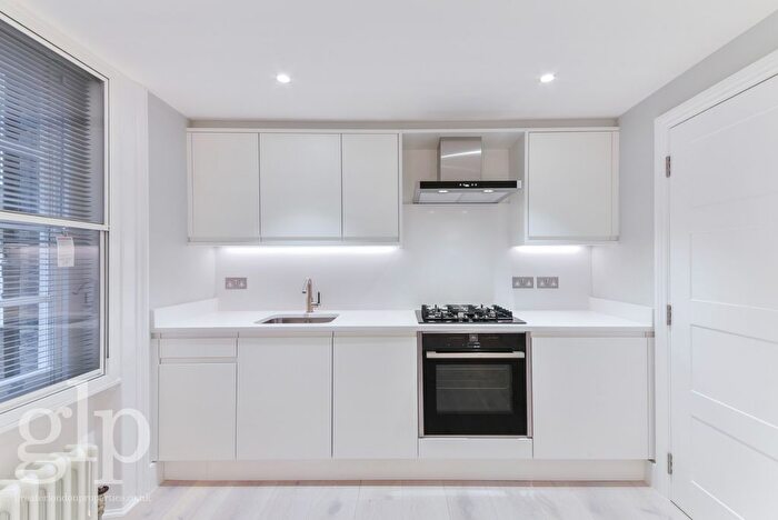 1 Bedroom Flat To Rent In Carnaby Street, London, Greater London, W1F