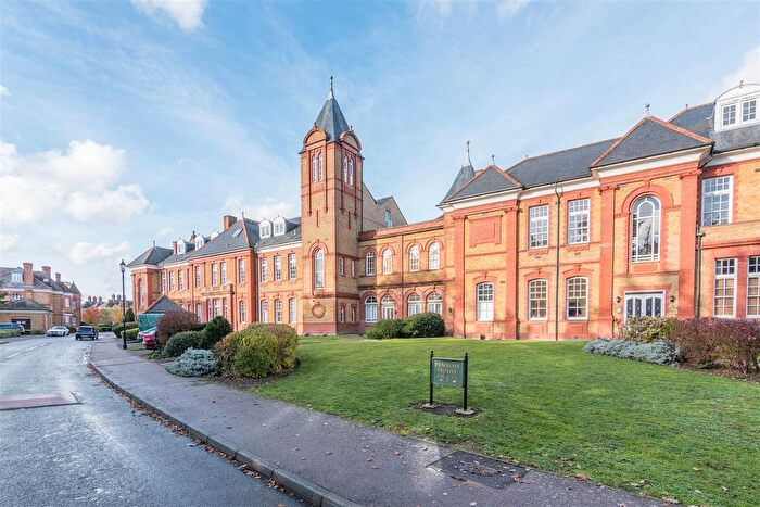 2 Bedroom Flat To Rent In Penrose House, Newsholme Drive, Highlands Village, Winchmore Hill, London, N21