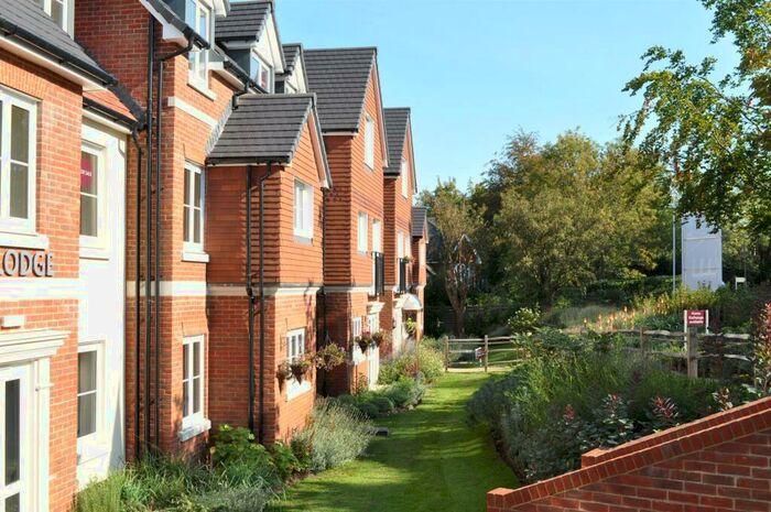 1 Bedroom Retirement Property For Sale In Leatherhead Road, Ashtead, KT21