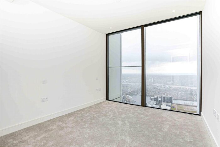 2 Bedroom Apartment For Sale In South Quay Plaza, Canary Wharf, E14
