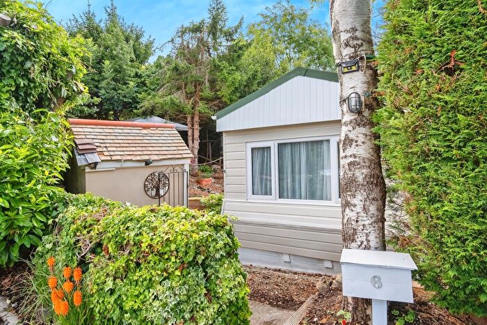 1 Bedroom Mobile/park Home For Sale In Quarry Rock Gardens, Bath, BA2