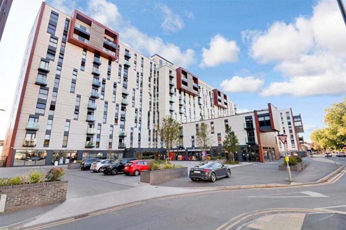 2 Bedroom Flat To Rent In Victoria Avenue, Southend On Sea, SS2
