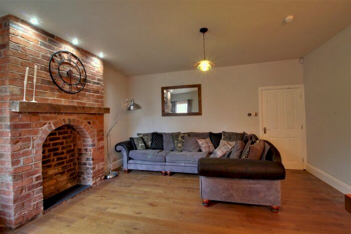 3 Bedroom Town House To Rent In Warstone Lane, Jewellery Quarter, Birmingham, B18