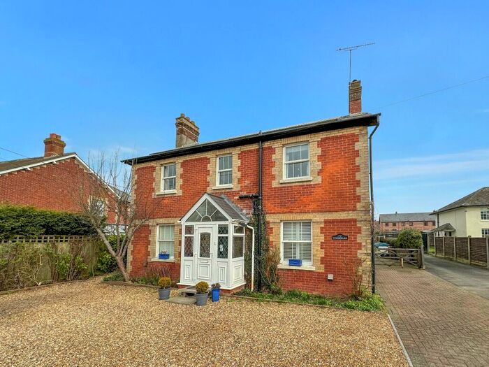 5 Bedroom Detached House For Sale In Warminster Road, South Newton, SP2