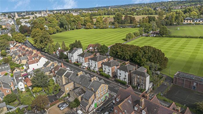 2 Bedroom Flat For Sale In Abingdon Road, Grandpont, OX1