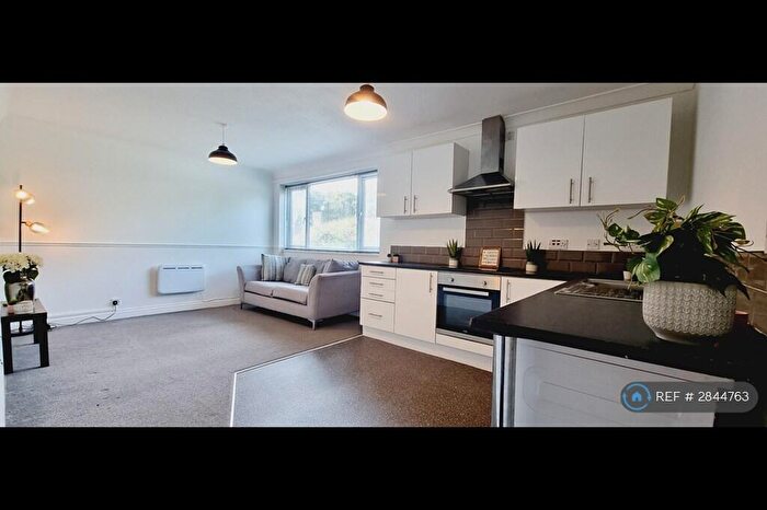 2 Bedroom Flat To Rent In Padmore Court, Leamington Spa, CV31