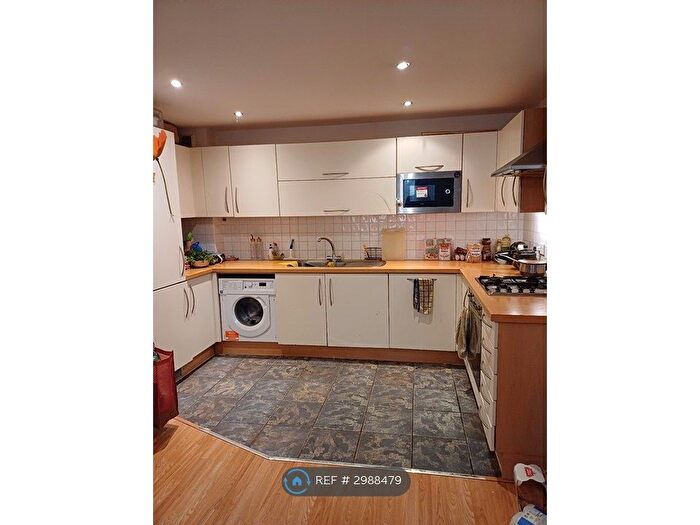 2 Bedroom Flat To Rent In Roxborough Heights, Harrow, HA1