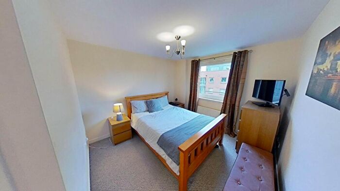 2 Bedroom Flat To Rent In Orrok Lane, Edinburgh, Midlothian, EH16