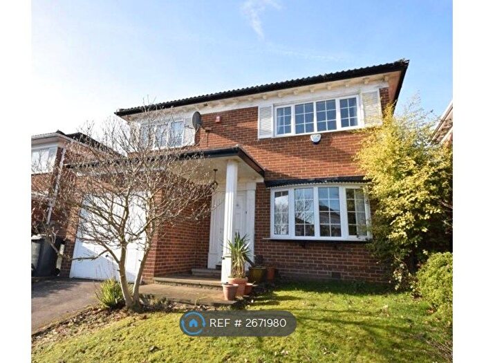 4 Bedroom Detached House To Rent In Oakwood Garth, Leeds, LS8