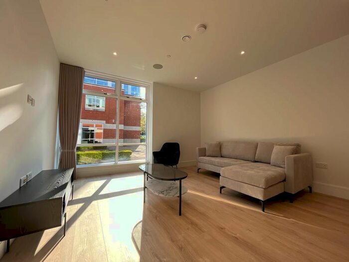 1 Bedroom Flat To Rent In Chalfont Park, Gerrards Cross, SL9