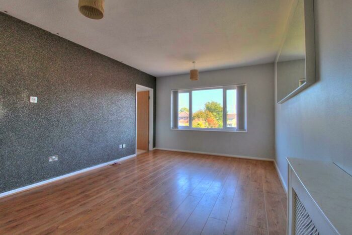 2 Bedroom Apartment To Rent In Powderham Drive, Grangetown, Cardiff, CF11