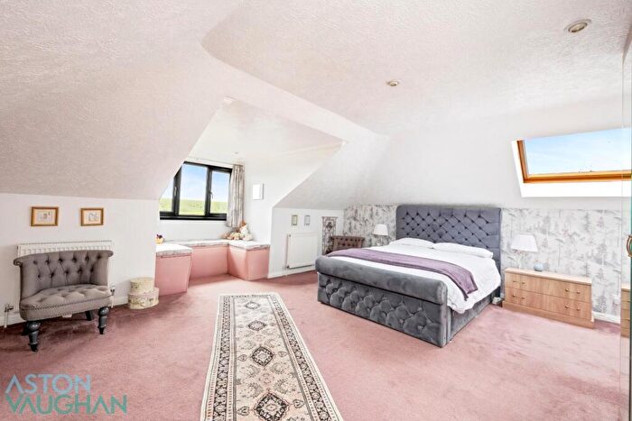4 Bedroom Detached House For Sale In Wanderdown Road, Ovingdean, BN2