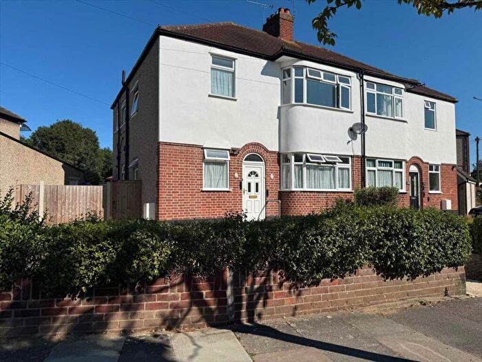 2 Bedroom Apartment To Rent In Tudor Drive Romford, Romford, RM2