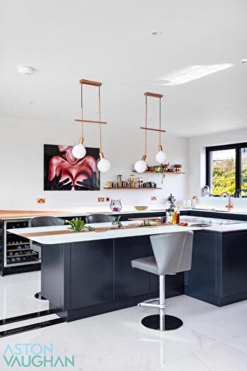 6 Bedroom Detached House For Sale In Roedean Road, Brighton, BN2