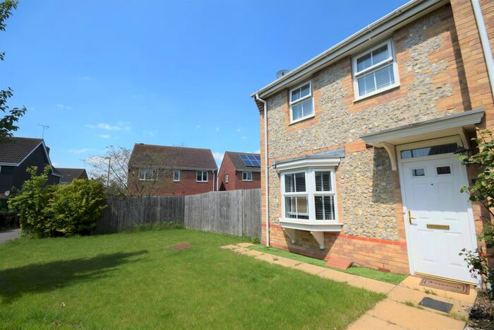 3 Bedroom End Of Terrace House To Rent In Ivy Walk, Hatfield AL10